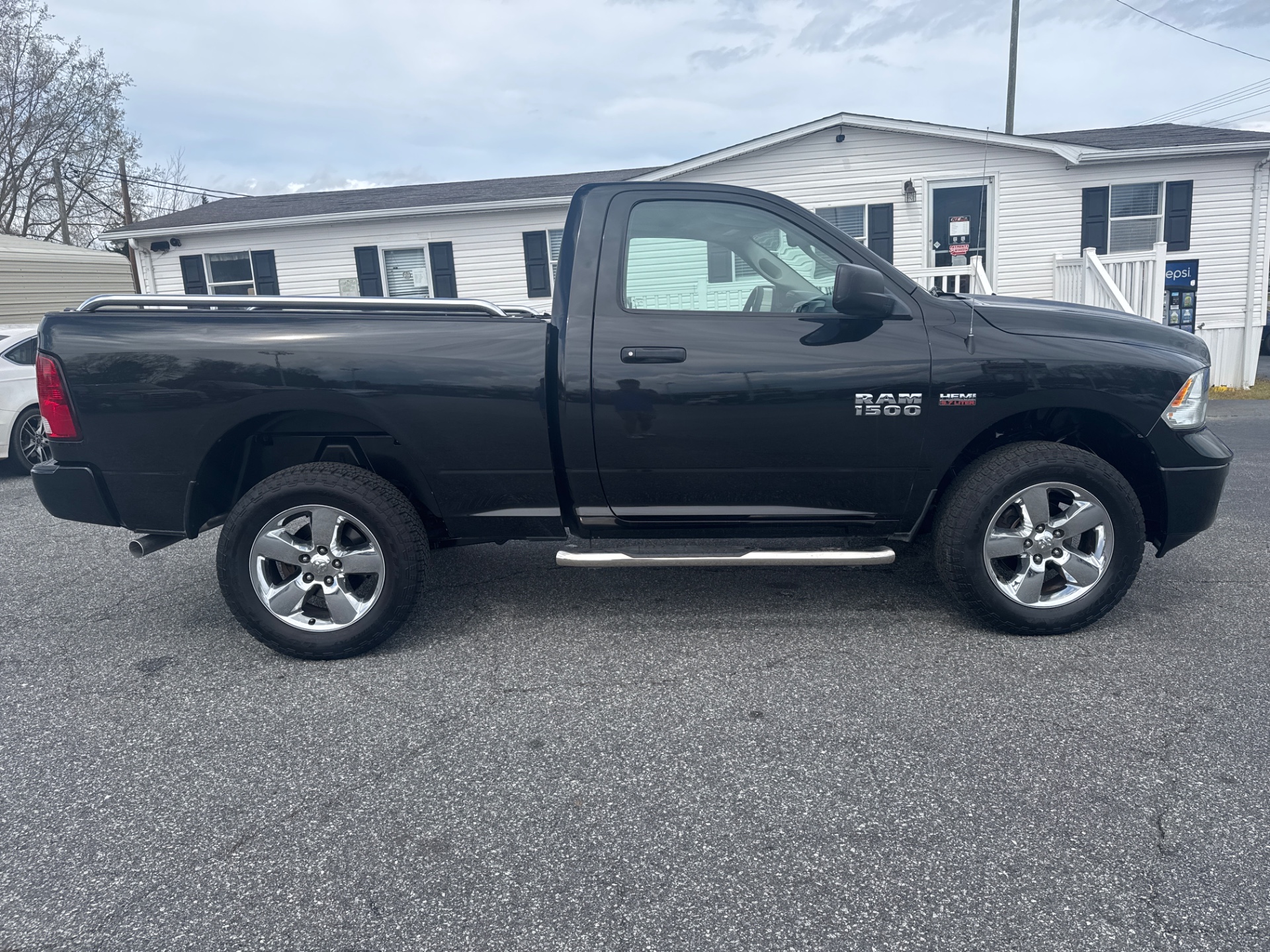 2016 Ram 1500 Tradesman photo 4