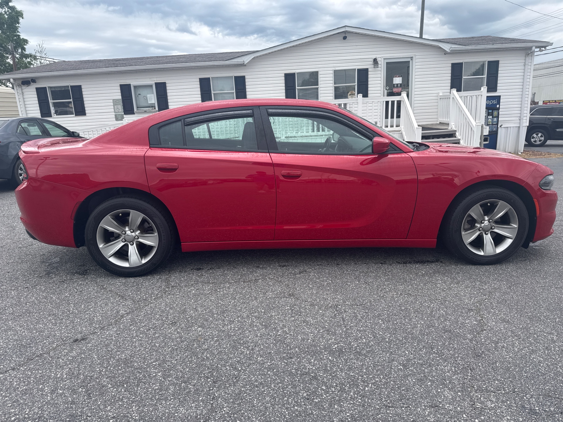 2015 Dodge Charger SE photo 4
