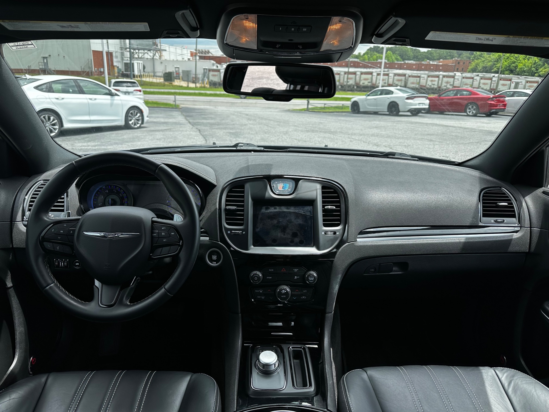 2017 Chrysler 300 photo 7
