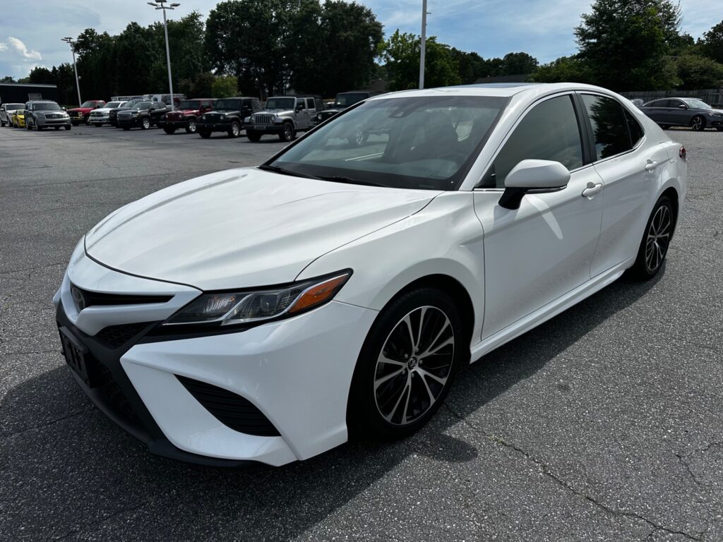 2018 TOYOTA CAMRY SE