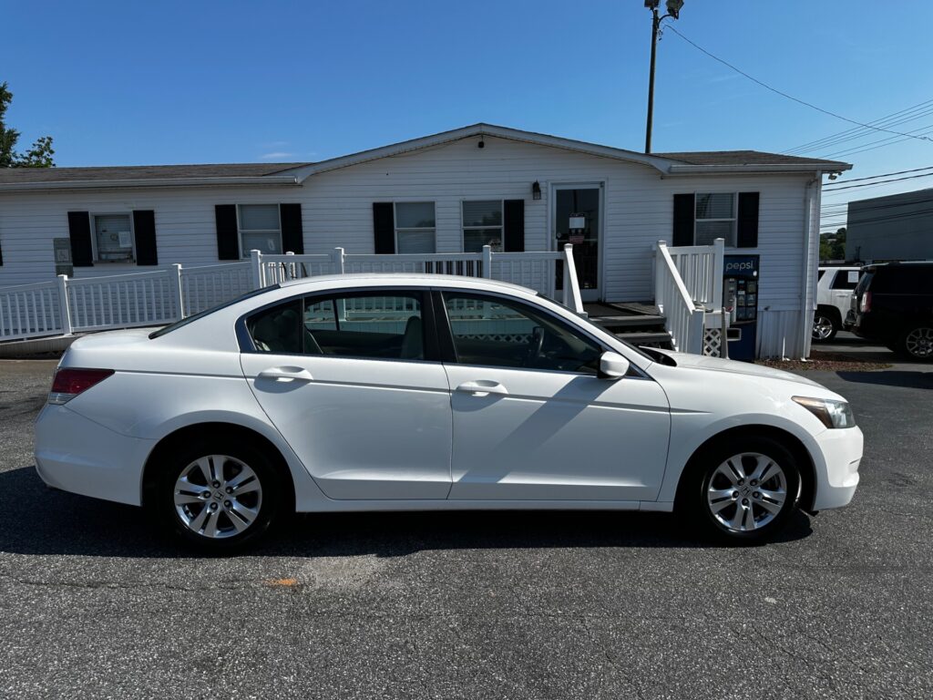 2009 HONDA ACCORD SDN LX-P