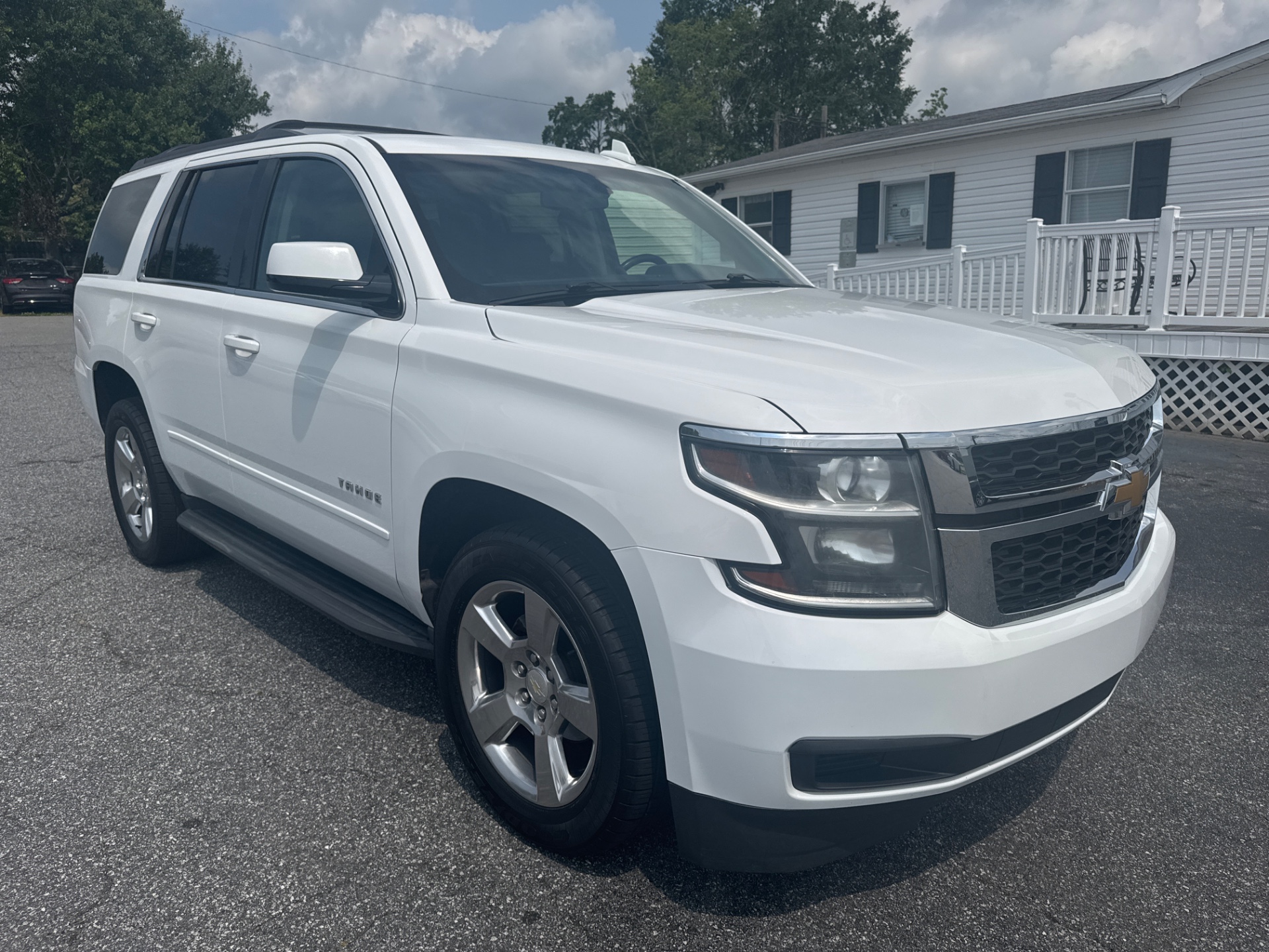 2017 Chevrolet Tahoe LS photo 2