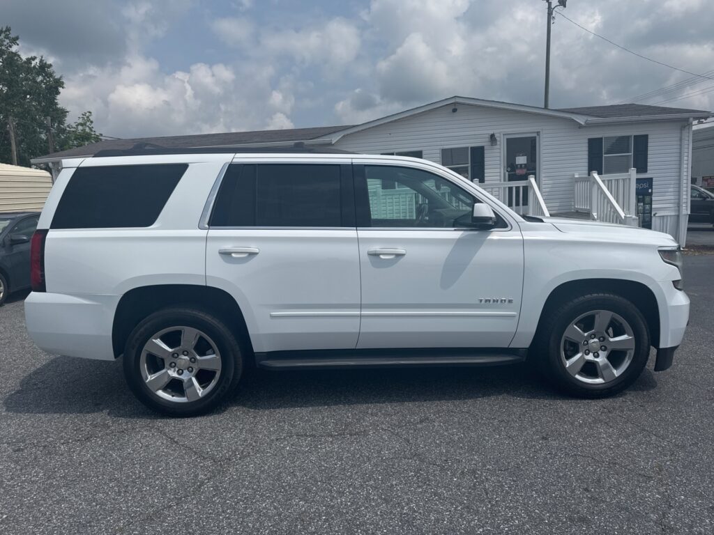 2017 CHEVROLET TAHOE LS