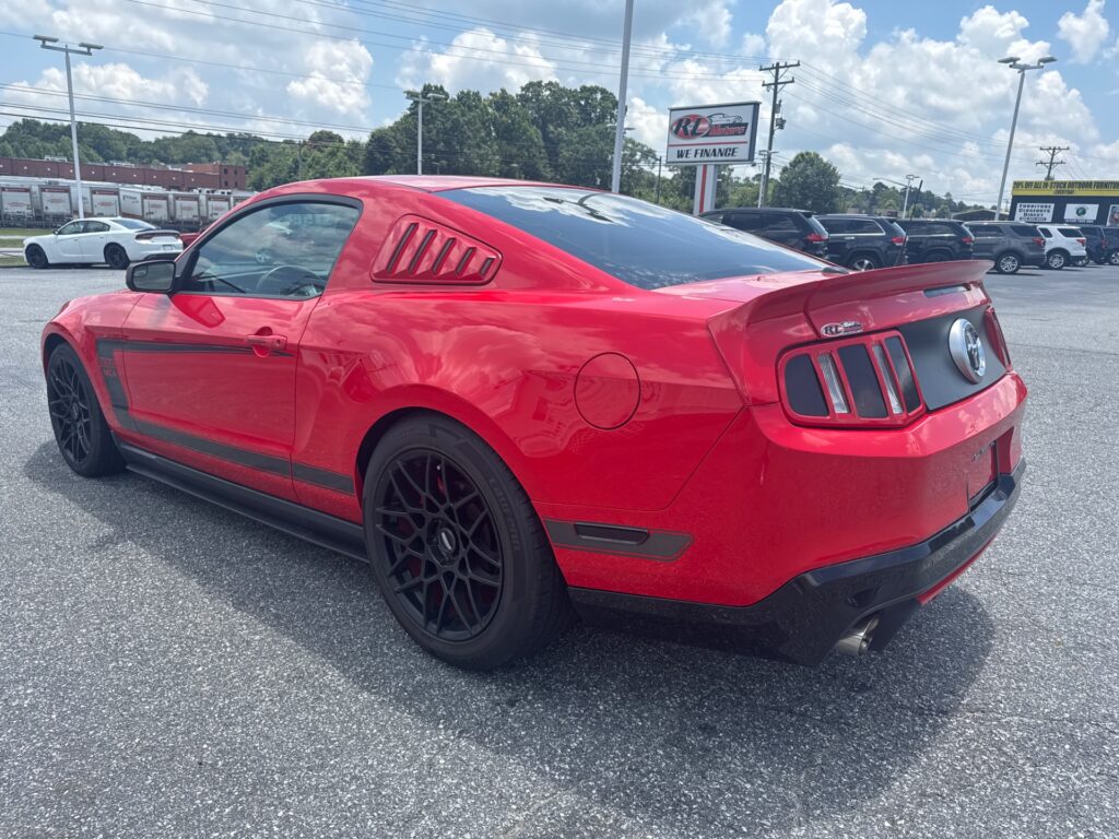 2011 FORD MUSTANG V6
