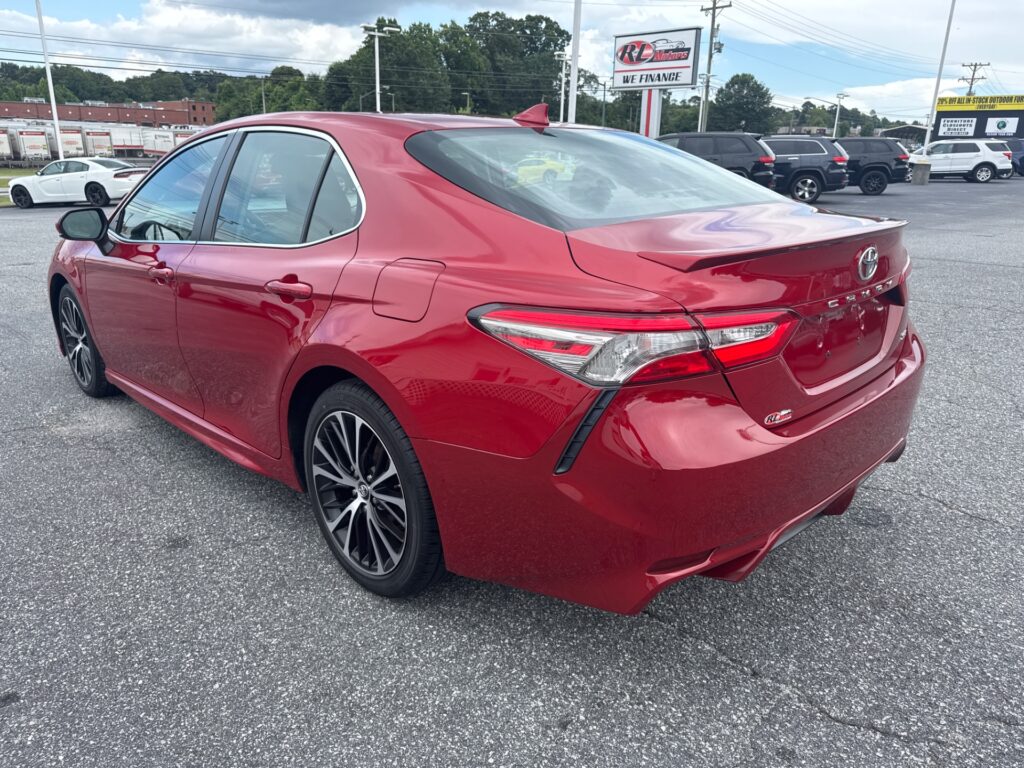 2019 TOYOTA CAMRY LE