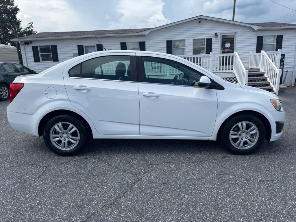 2015 CHEVROLET SONIC LT