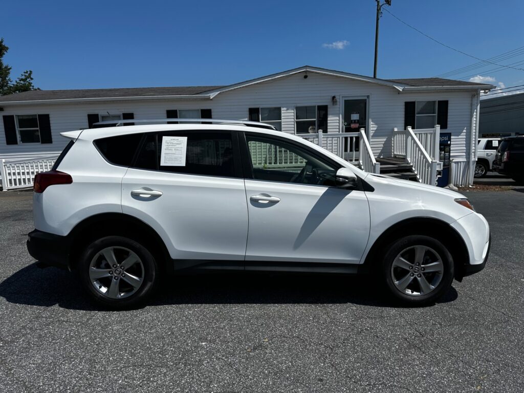 2015 TOYOTA RAV4 XLE