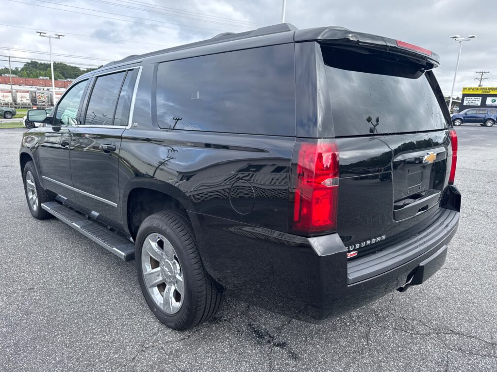 2017 CHEVROLET SUBURBAN LT