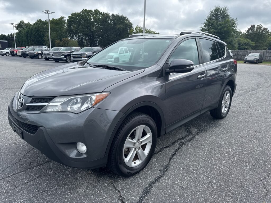 2013 TOYOTA RAV4 XLE
