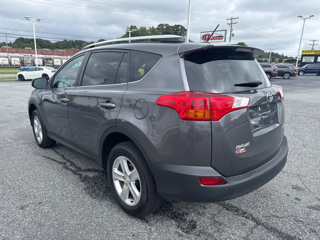 2013 TOYOTA RAV4 XLE