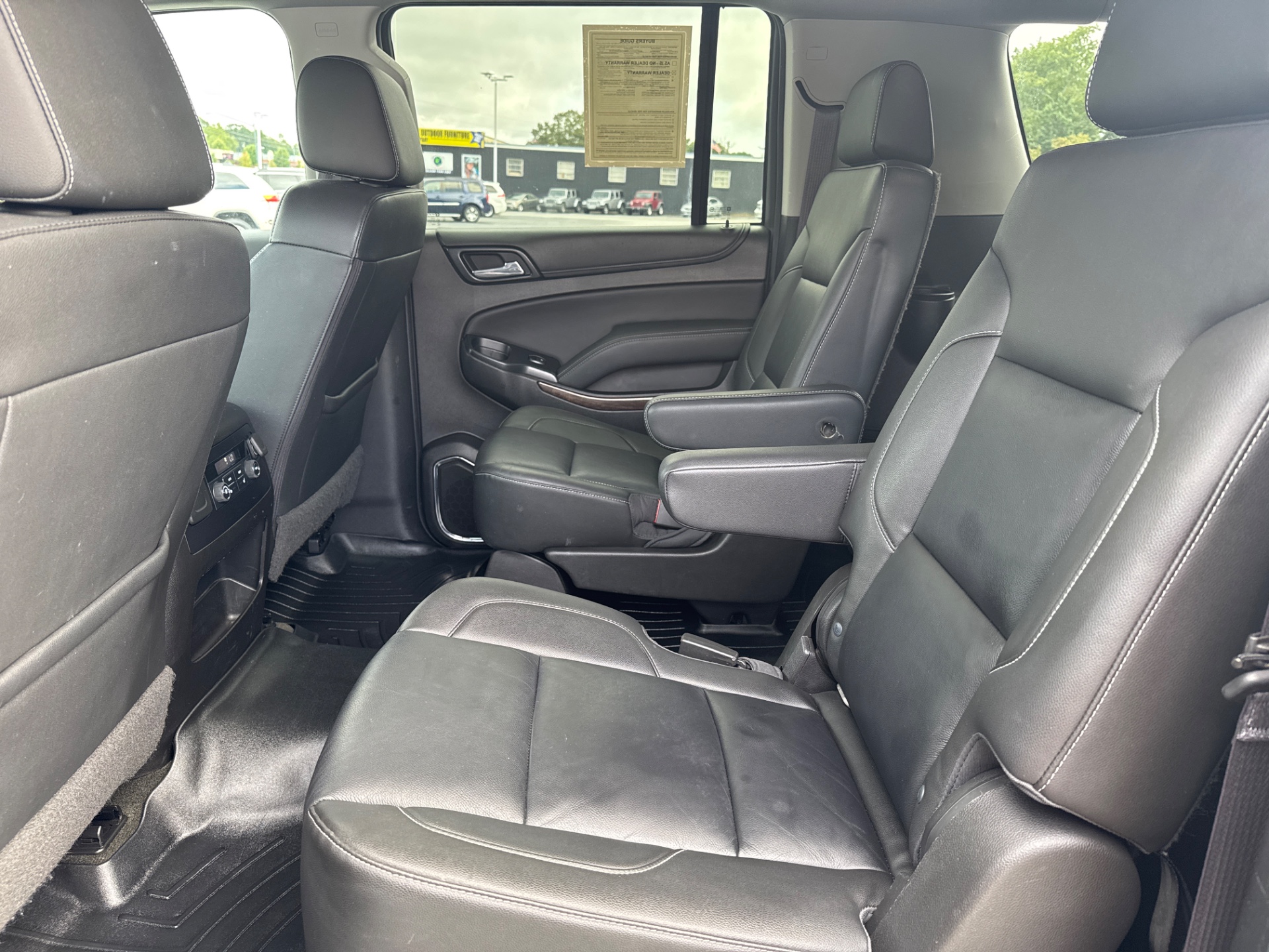 2017 Chevrolet Suburban LT photo 2