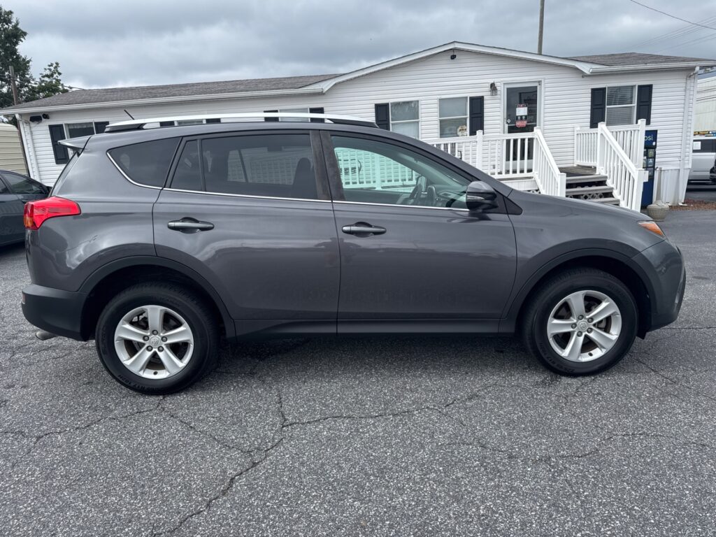 2013 TOYOTA RAV4 XLE
