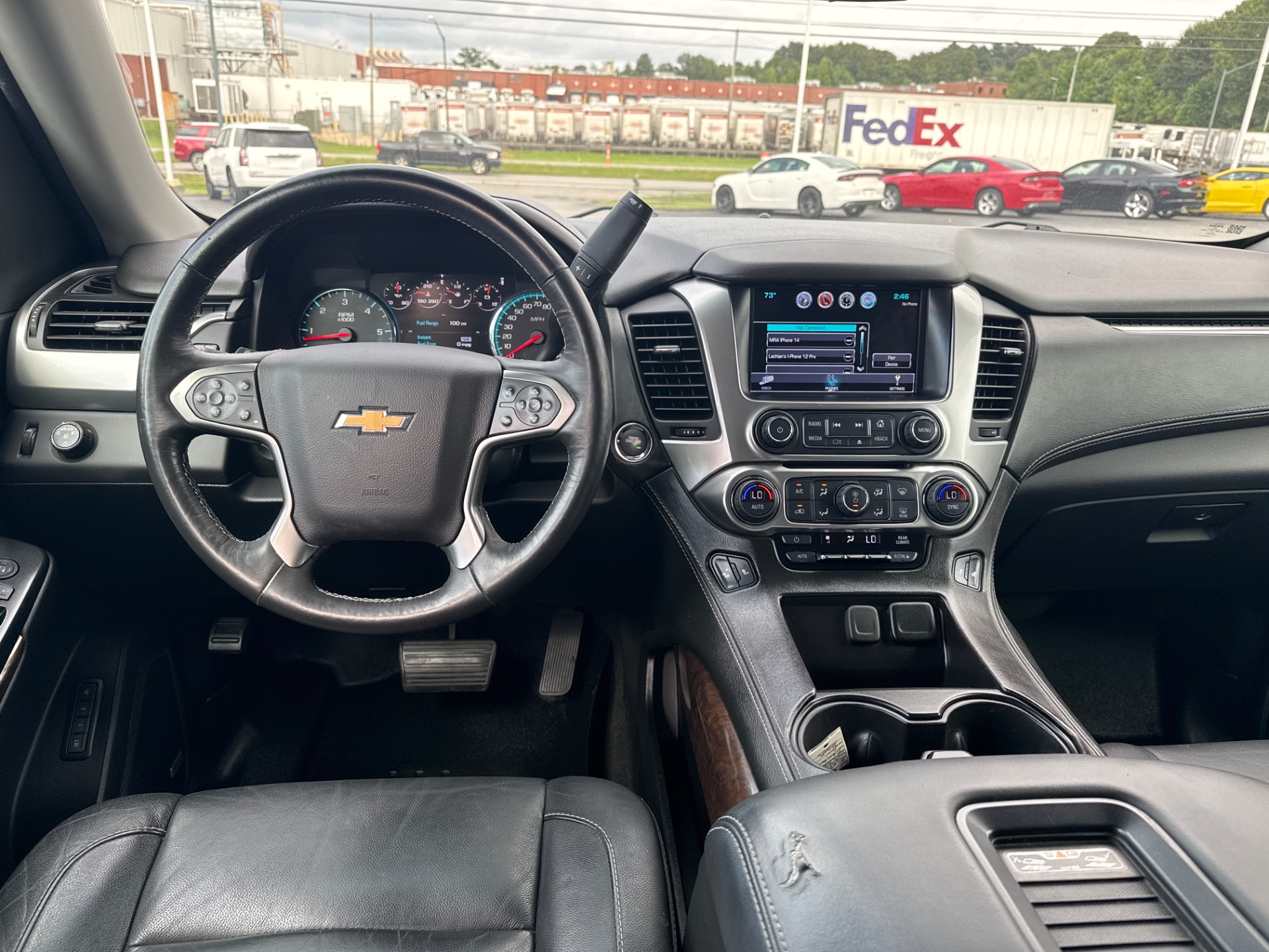 2017 Chevrolet Suburban LT photo 4