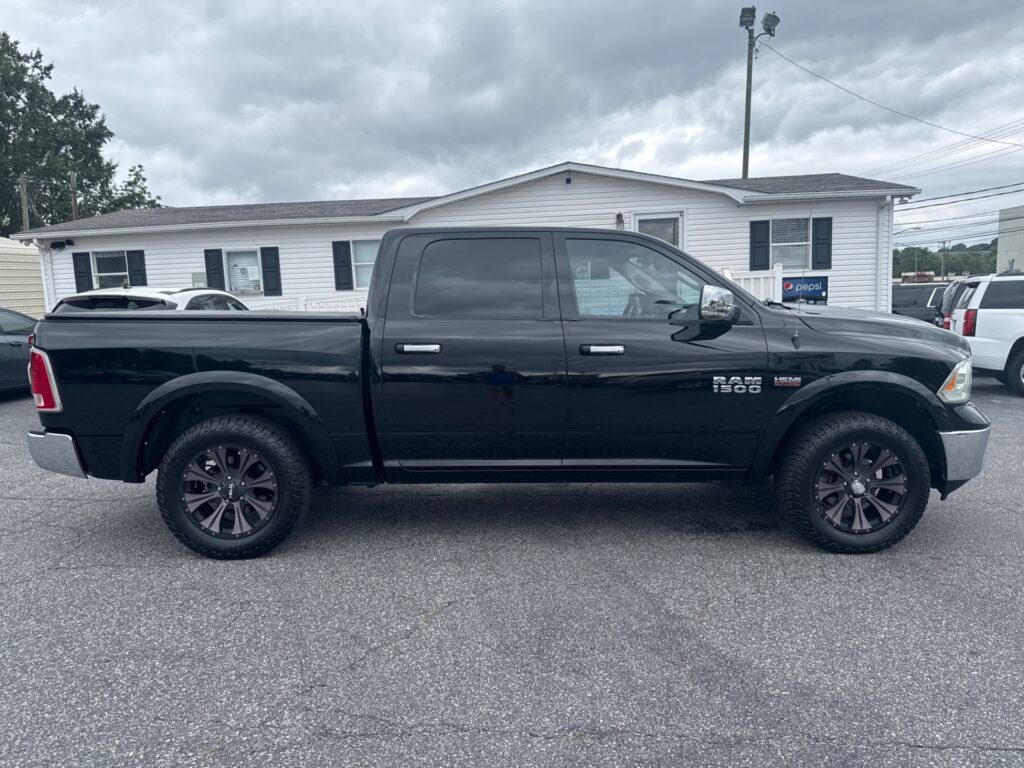 2014 RAM 1500 LARAMIE