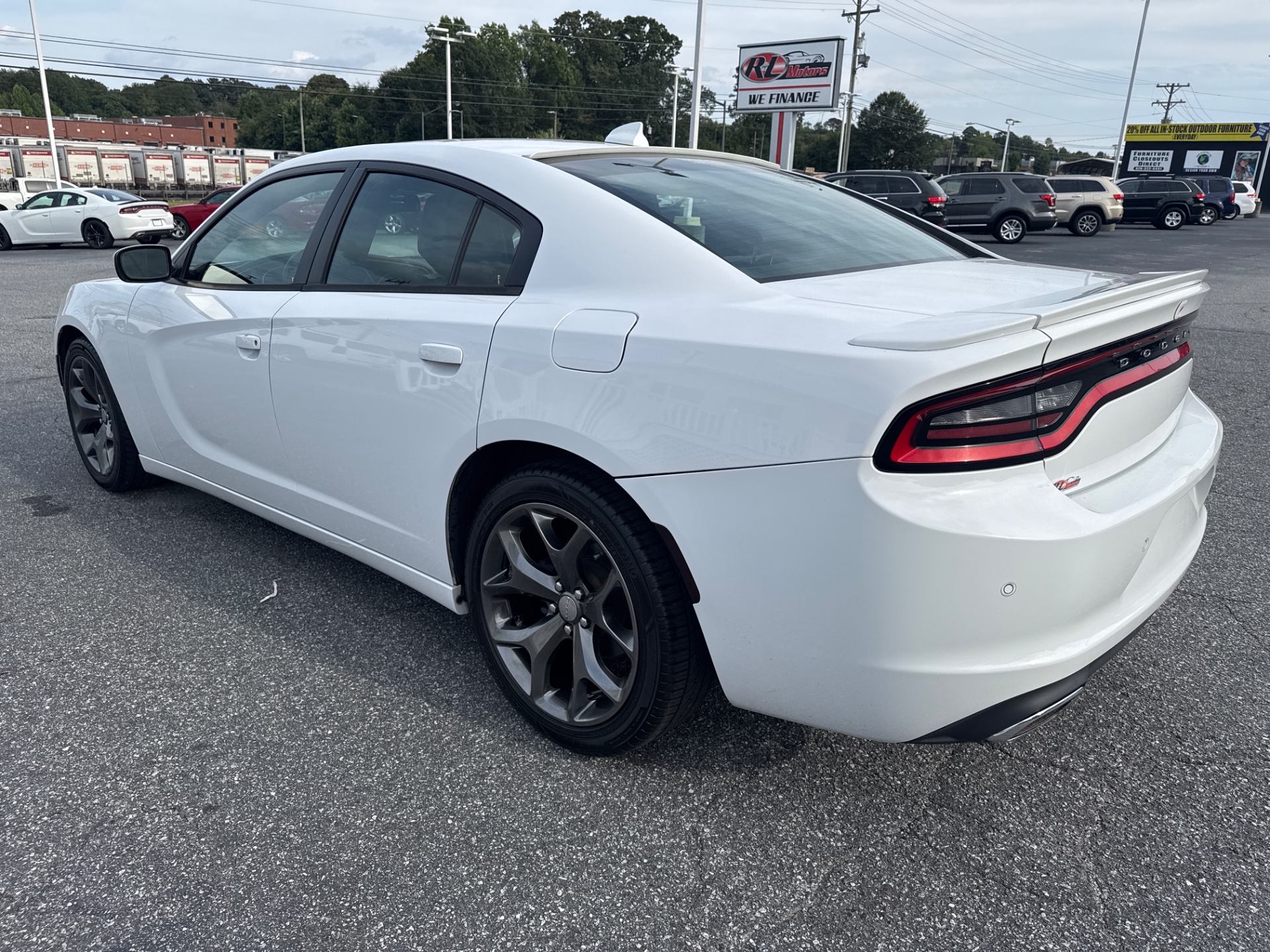 2015 Dodge Charger SXT photo 3