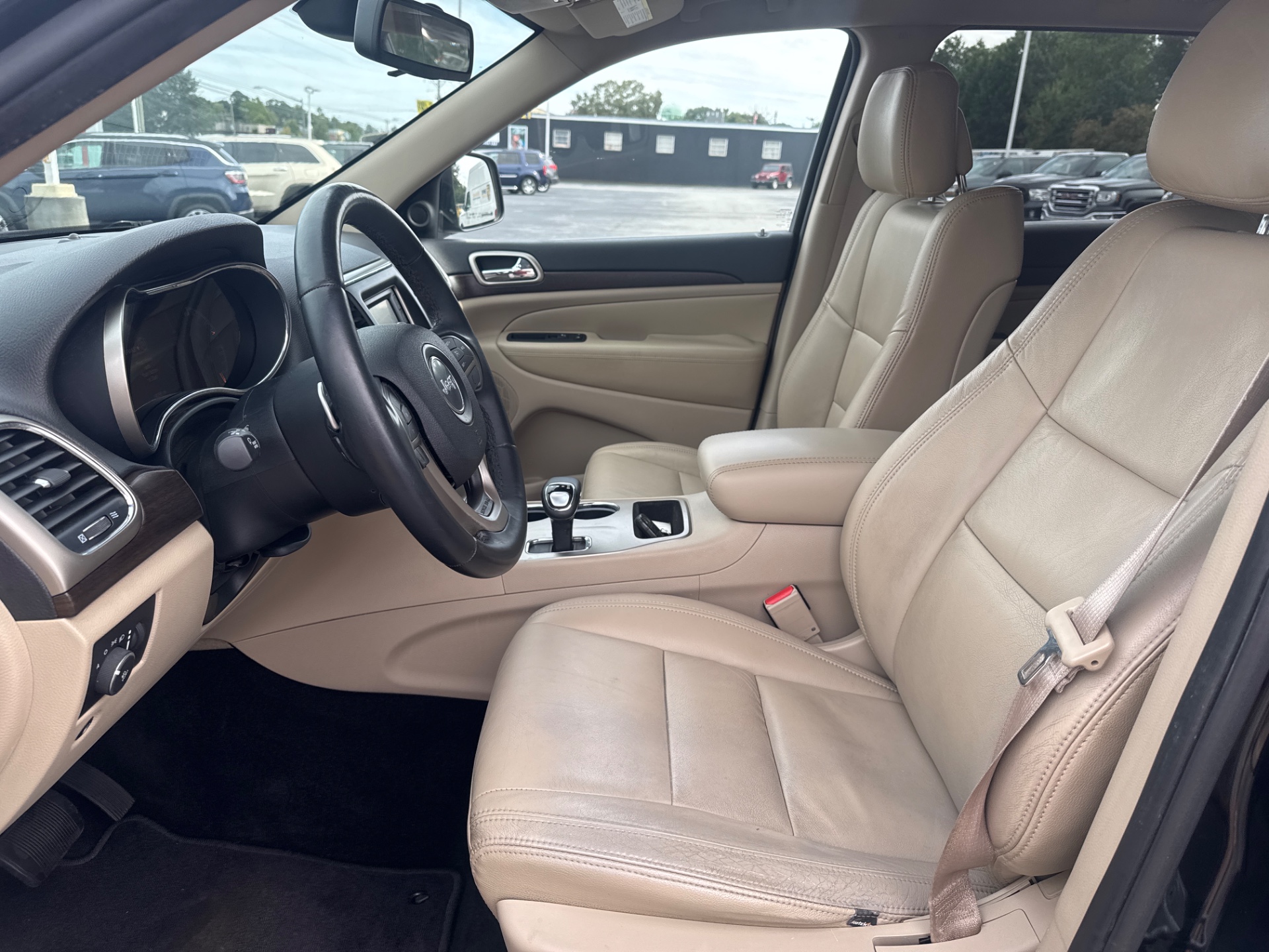 2014 Jeep Grand Cherokee Laredo photo 4