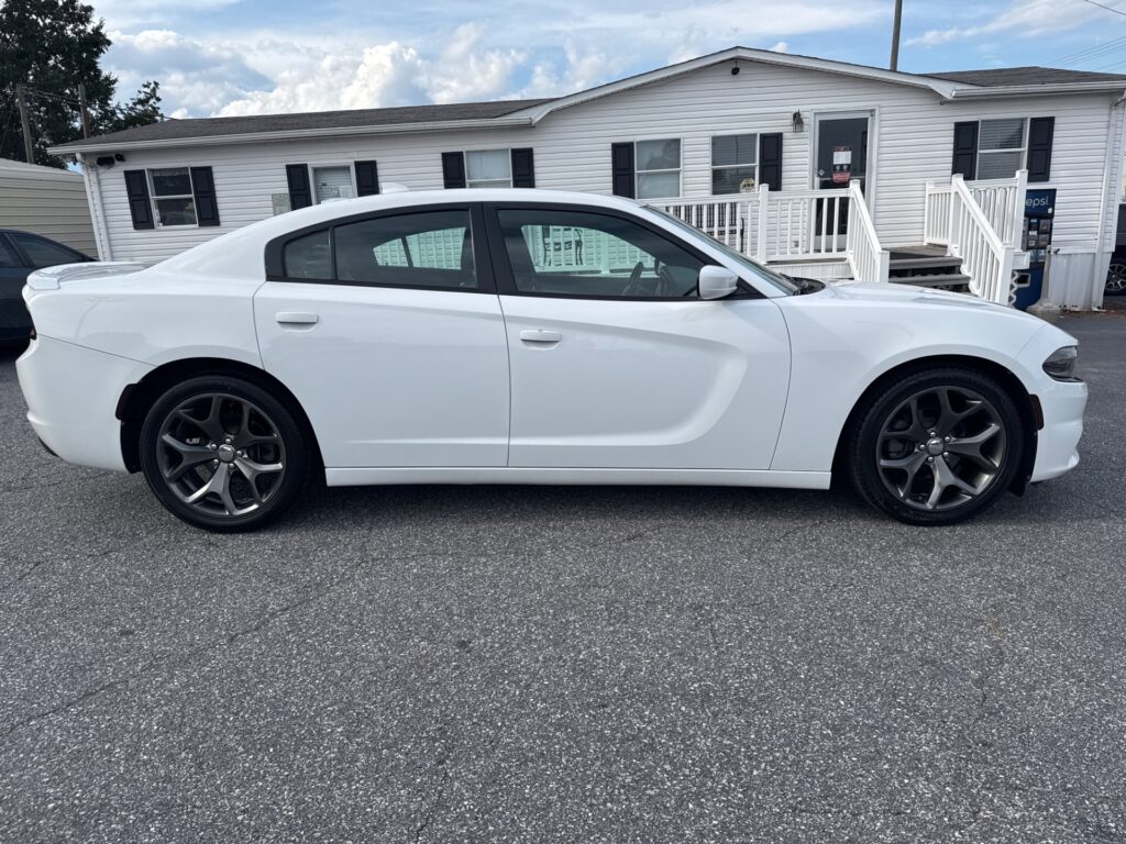 2015 DODGE CHARGER SXT