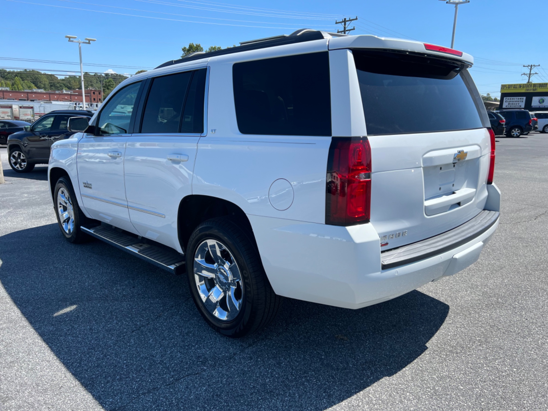 2018 Chevrolet Tahoe LT photo 3