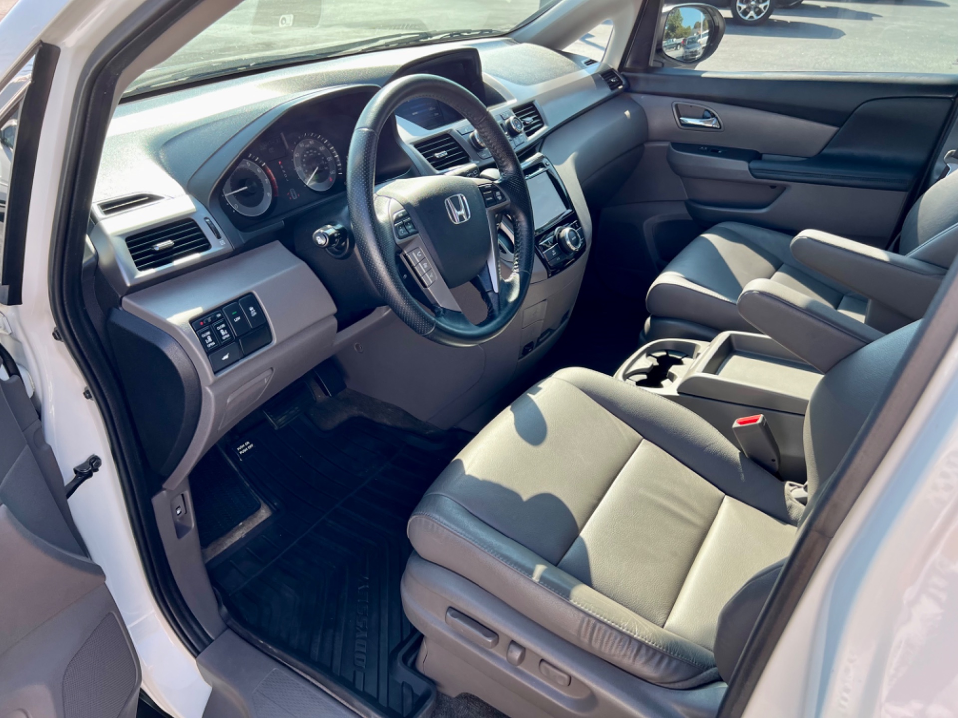 2015 Honda Odyssey EX-L photo 6