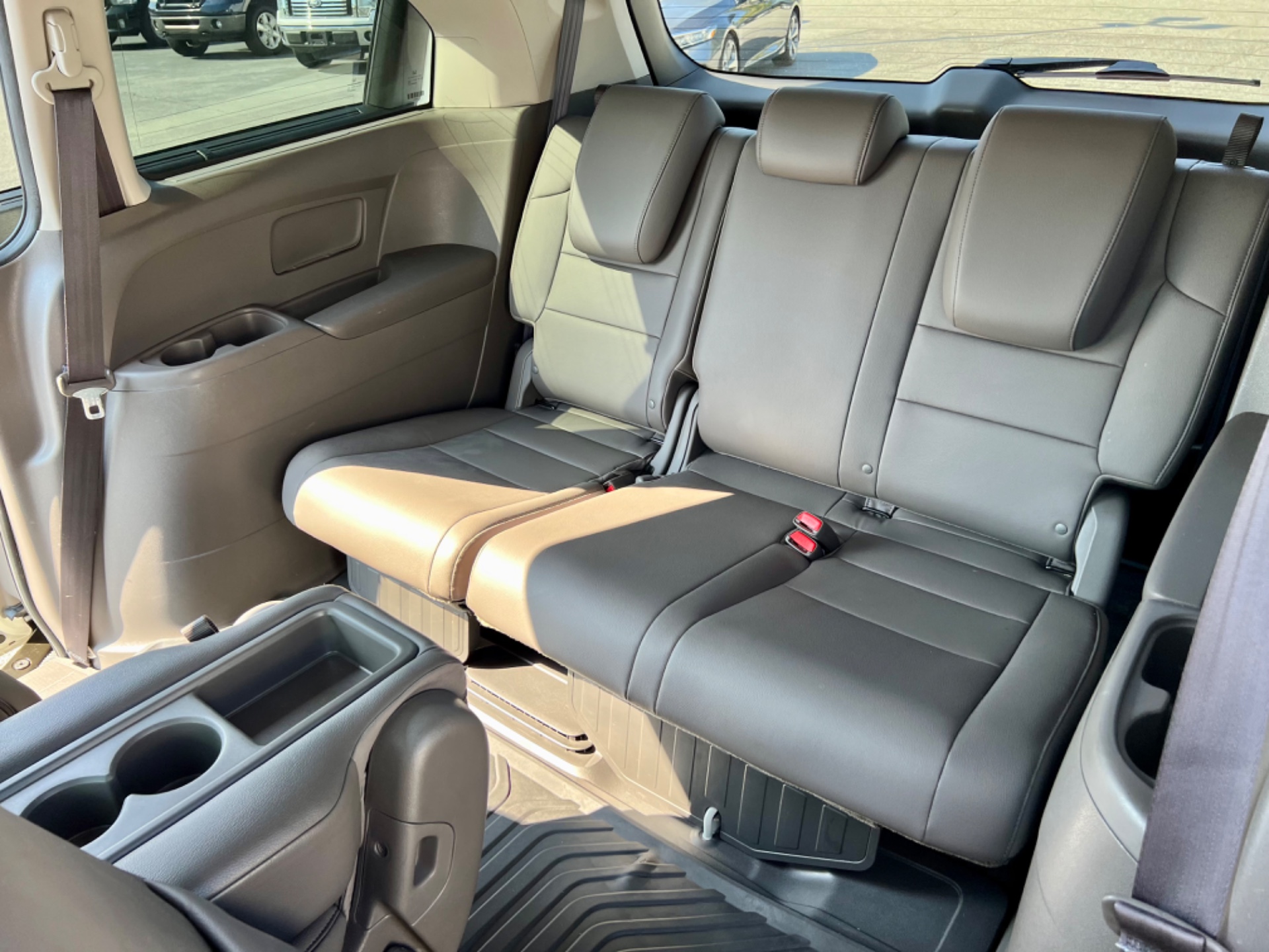 2015 Honda Odyssey EX-L photo 8