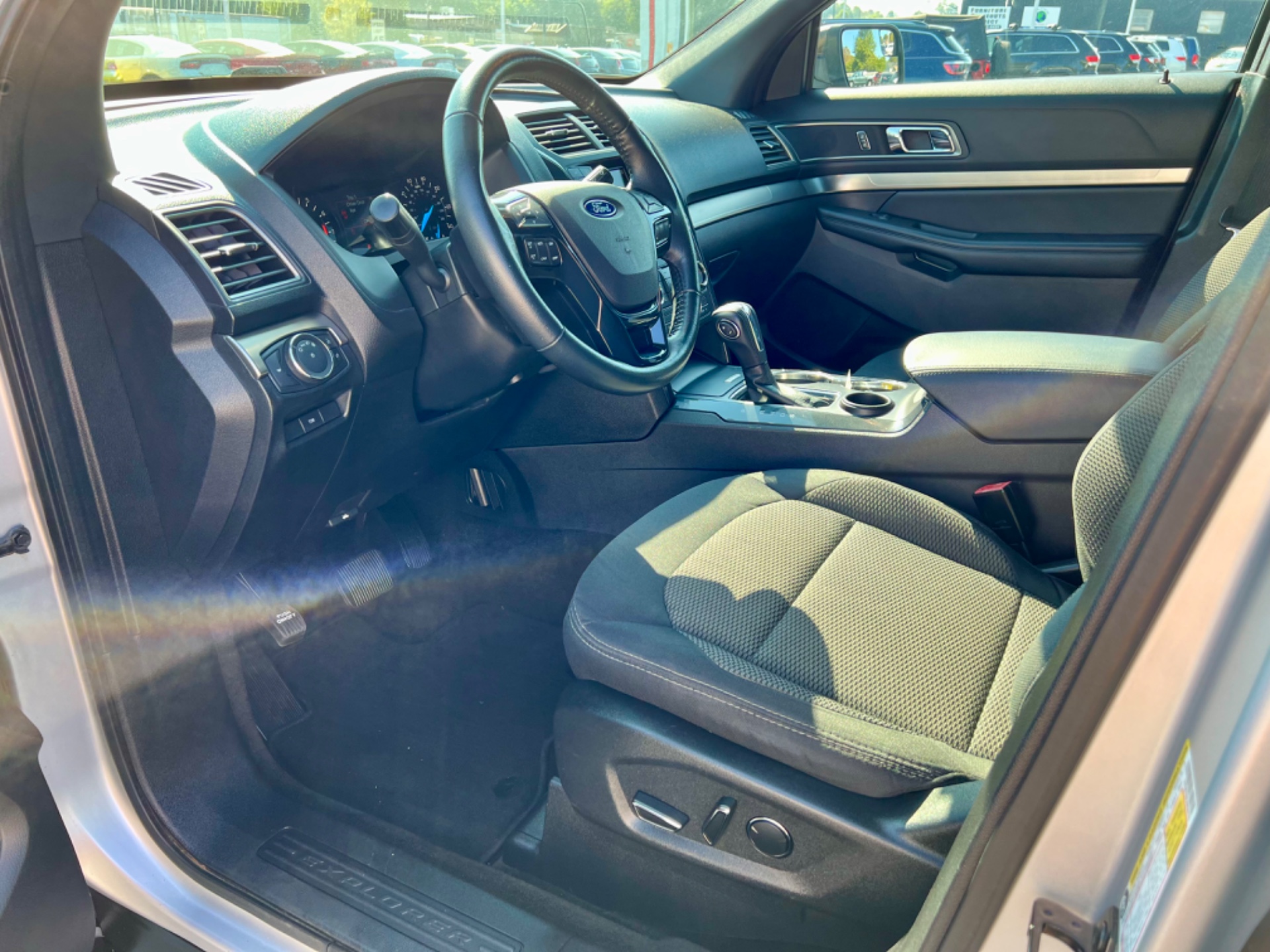 2018 Ford Explorer XLT photo 6