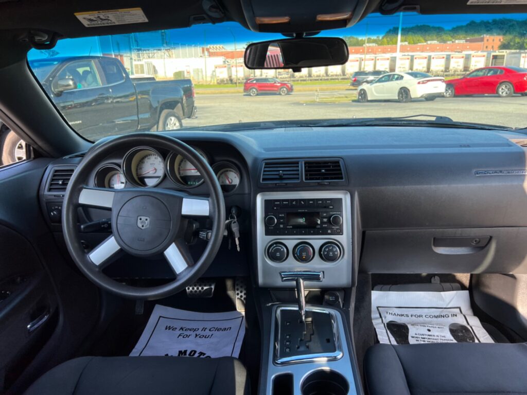 2010 DODGE CHALLENGER SE