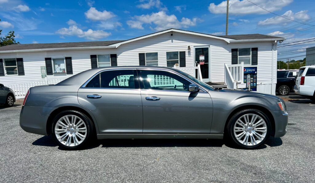2011 CHRYSLER 300 LIMITED