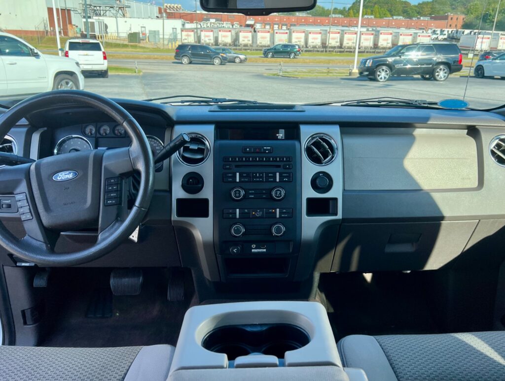 2010 FORD F-150 XLT