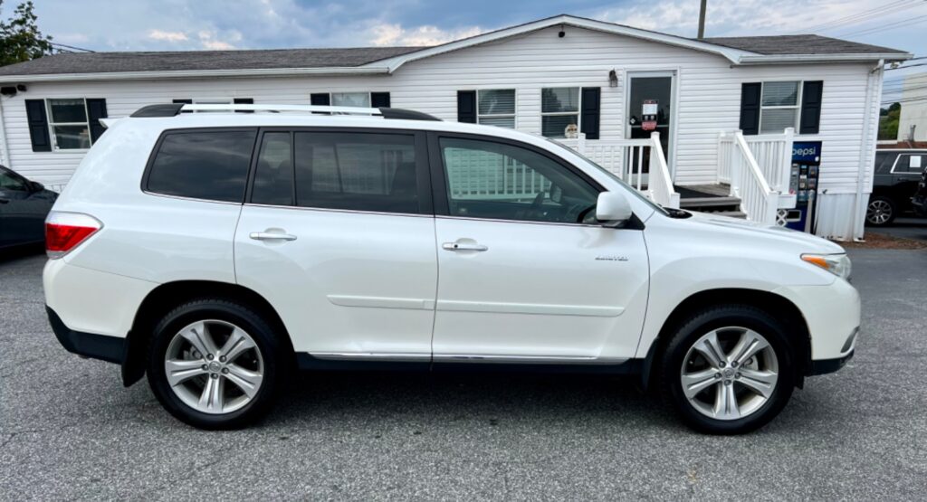 2013 TOYOTA HIGHLANDER LIMITED