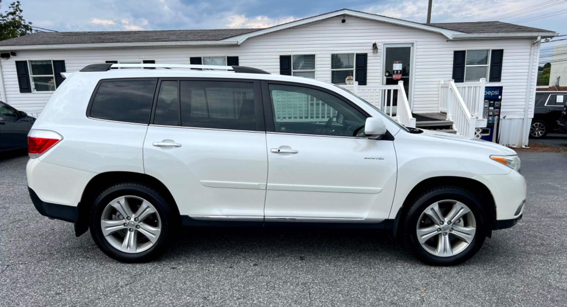 2013 Toyota Highlander Base Hybrid photo 4
