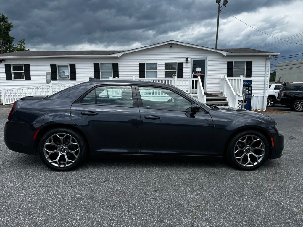 2017 CHRYSLER 300 300S