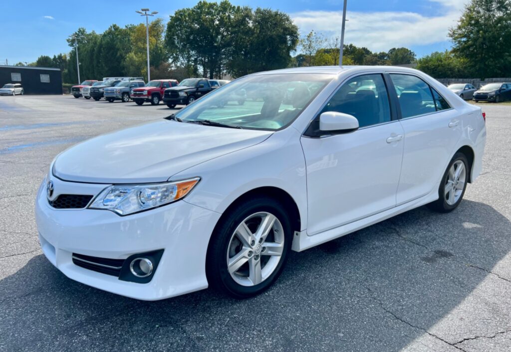 2013 TOYOTA CAMRY L