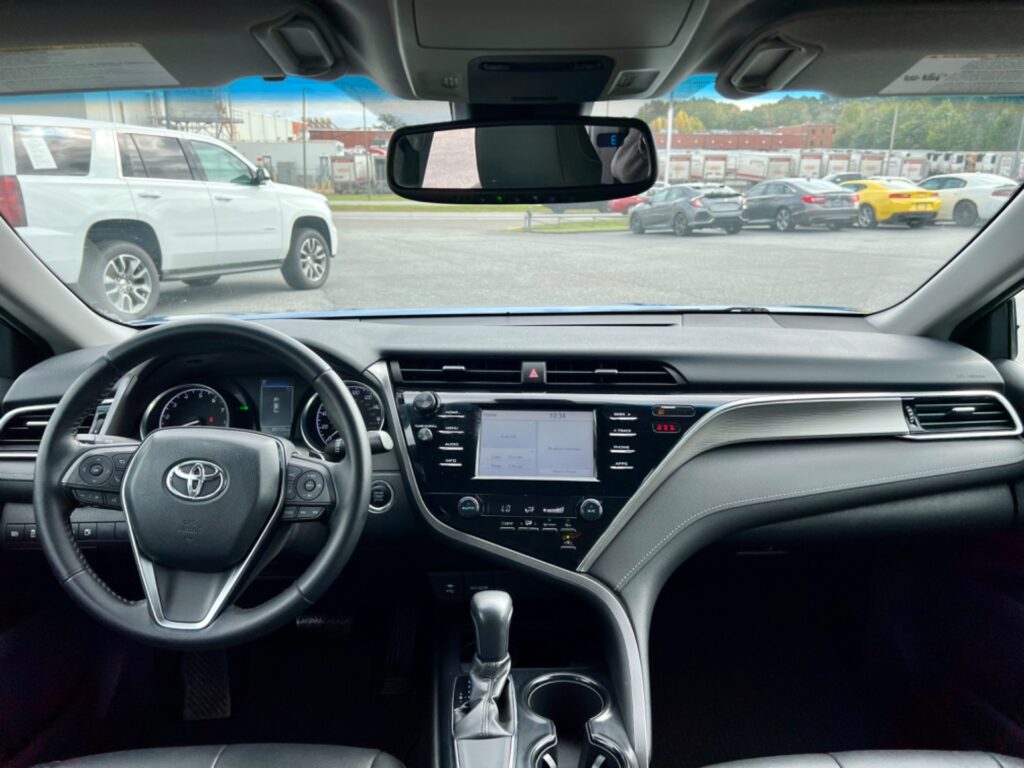 2018 TOYOTA CAMRY LE