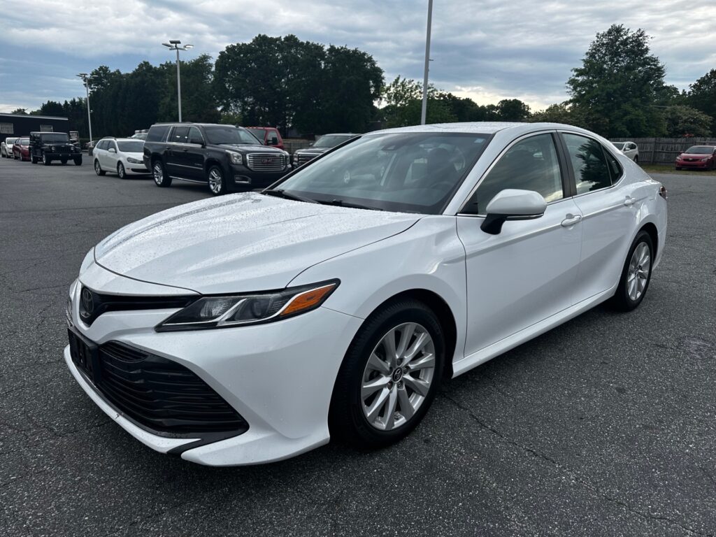 2019 TOYOTA CAMRY LE