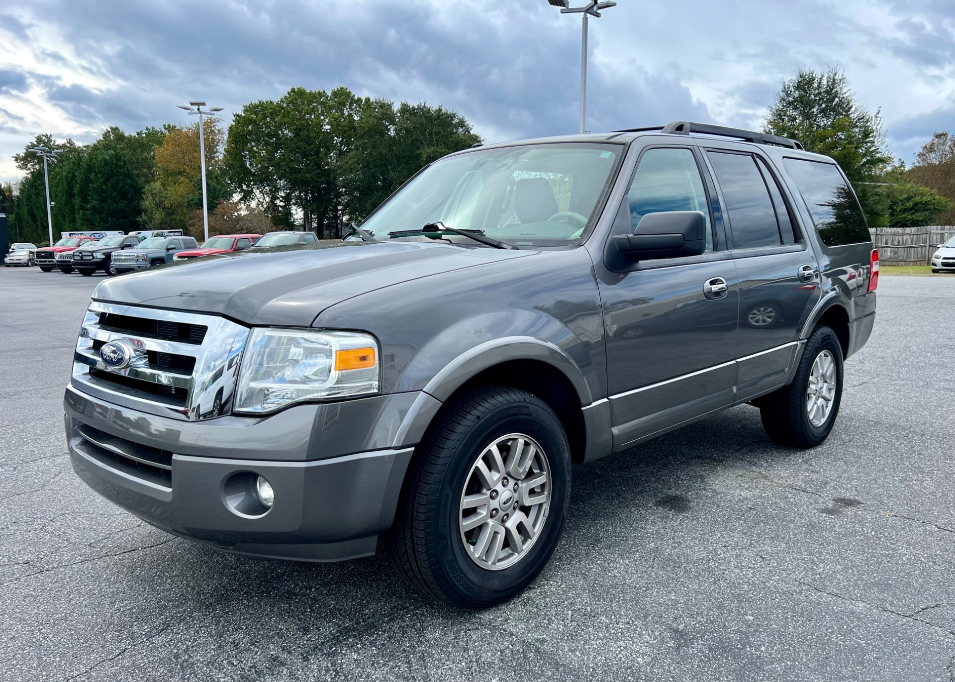 2013 Ford Expedition XLT photo 2