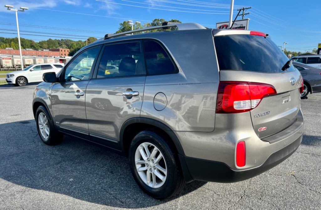 2015 KIA SORENTO LX