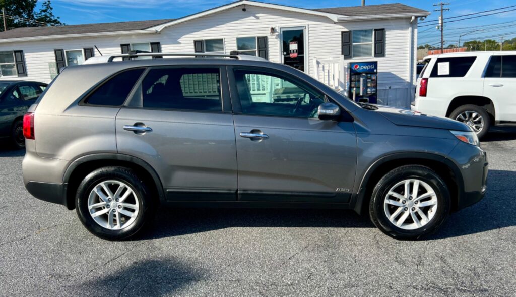 2015 KIA SORENTO LX