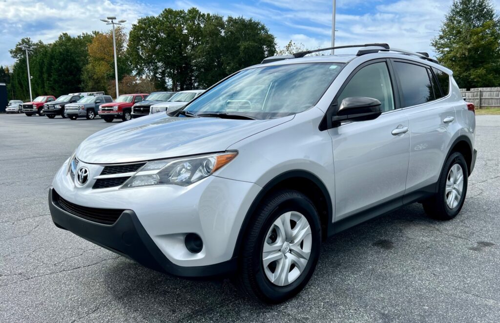 2015 TOYOTA RAV4 LE