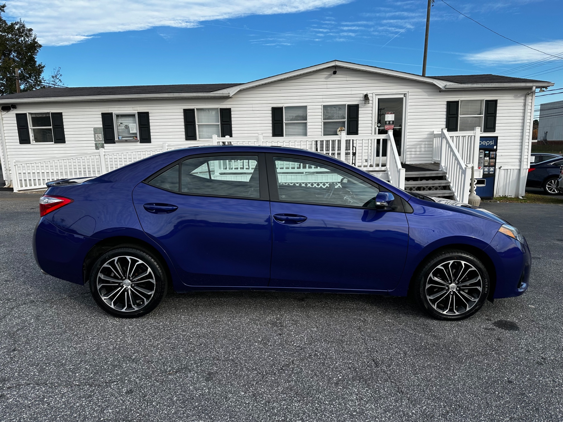 2016 Toyota Corolla L photo 4