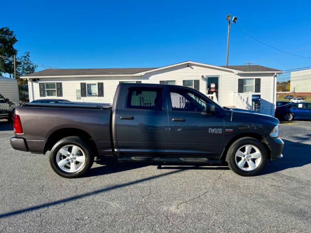 2015 RAM 1500 EXPRESS