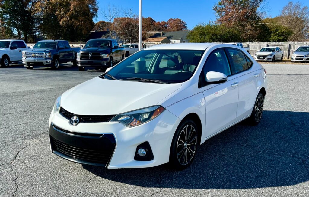 2016 TOYOTA COROLLA S