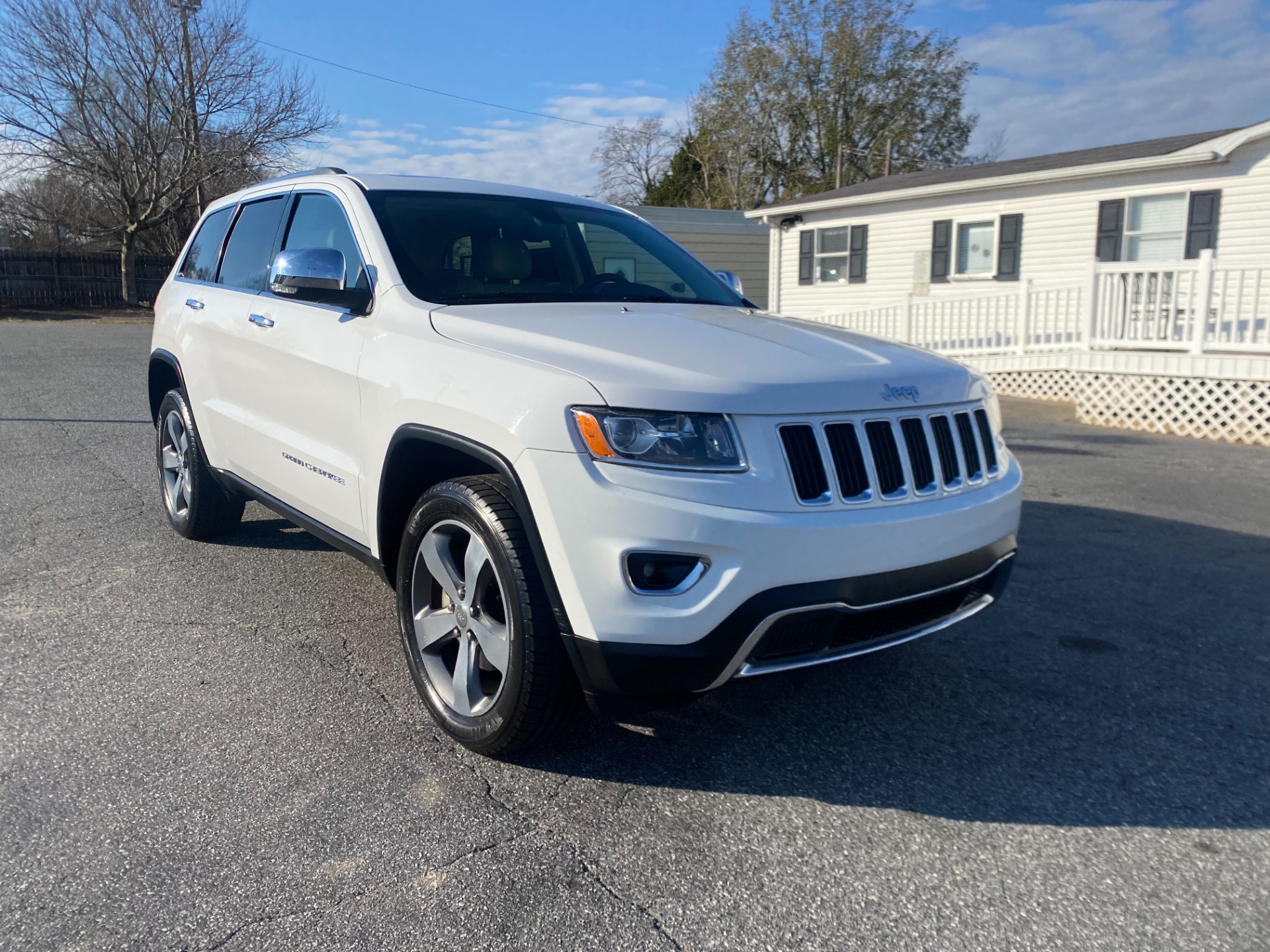 2015 Jeep Grand Cherokee Limited's photo
