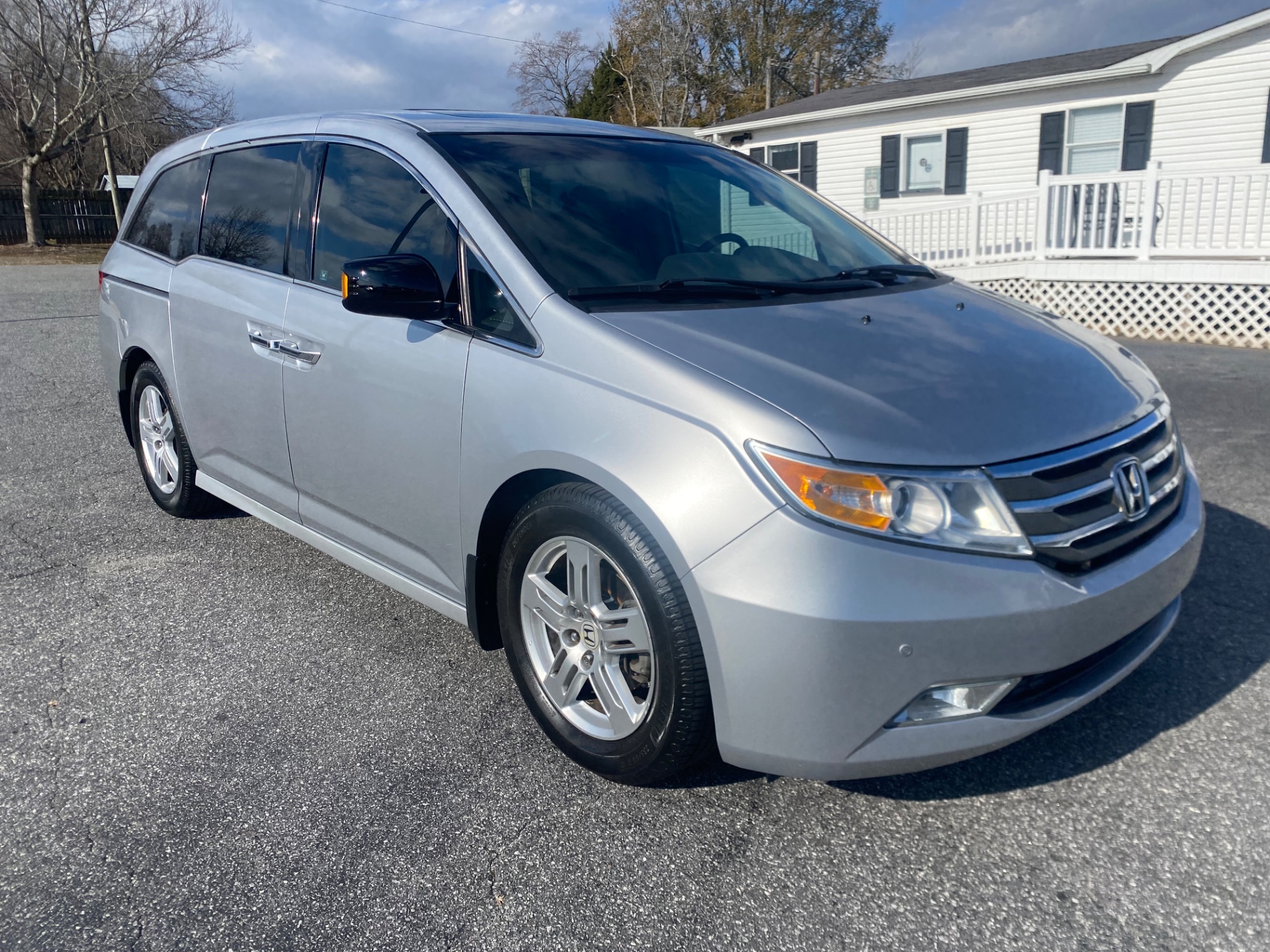 2012 Honda Odyssey Touring's photo