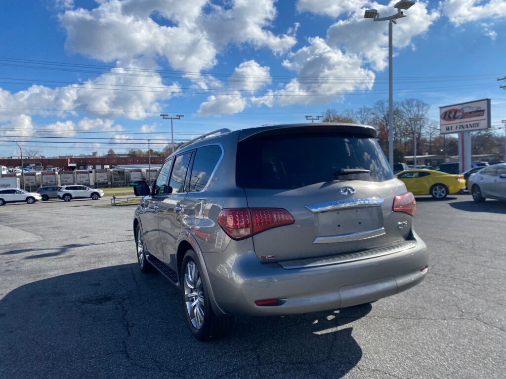 2012 INFINITI QX56 7-PASSENGER