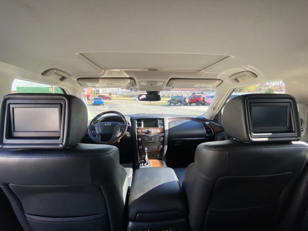 2012 INFINITI QX56 7-PASSENGER