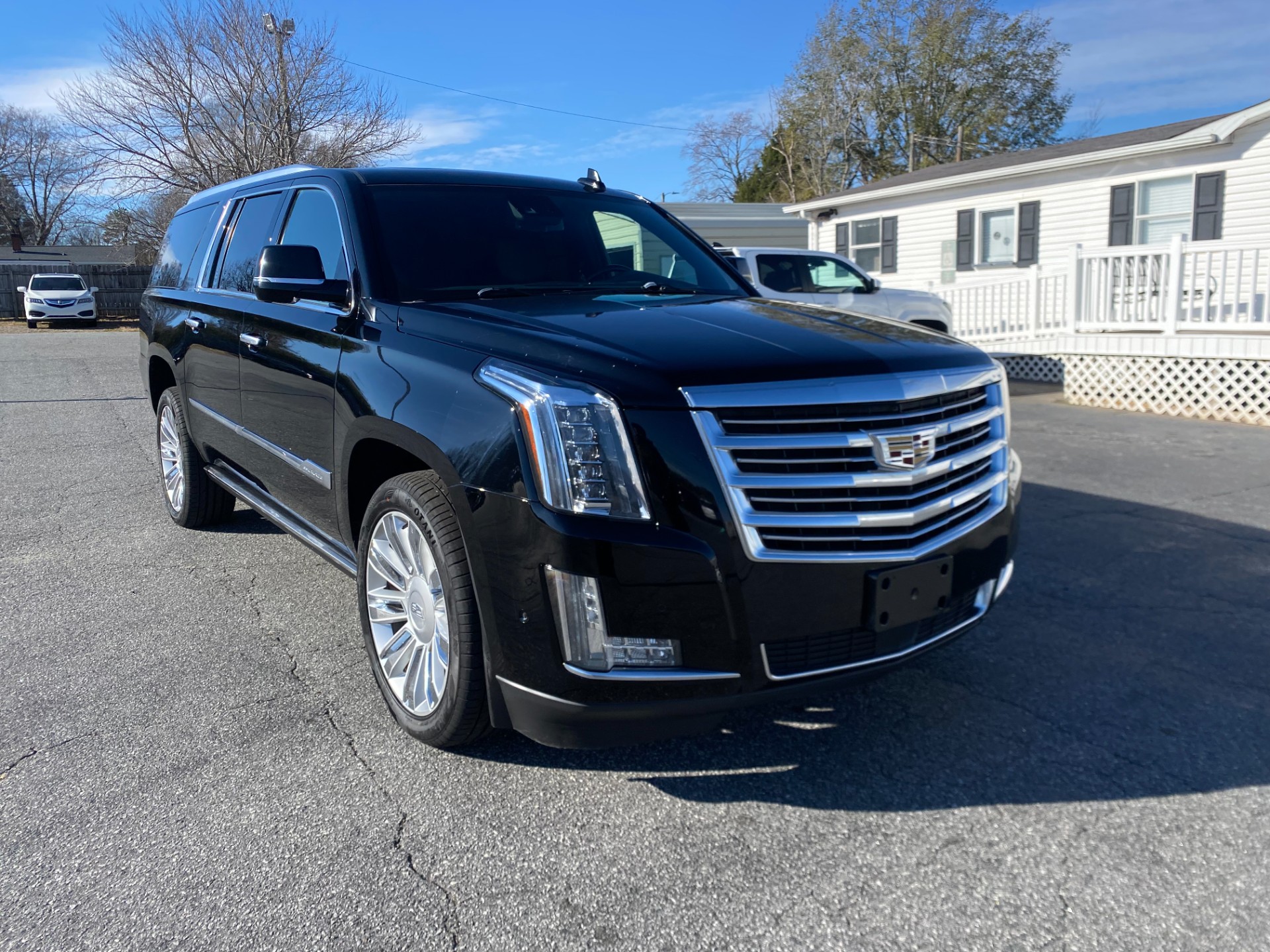 2017 Cadillac Escalade ESV Platinum's photo