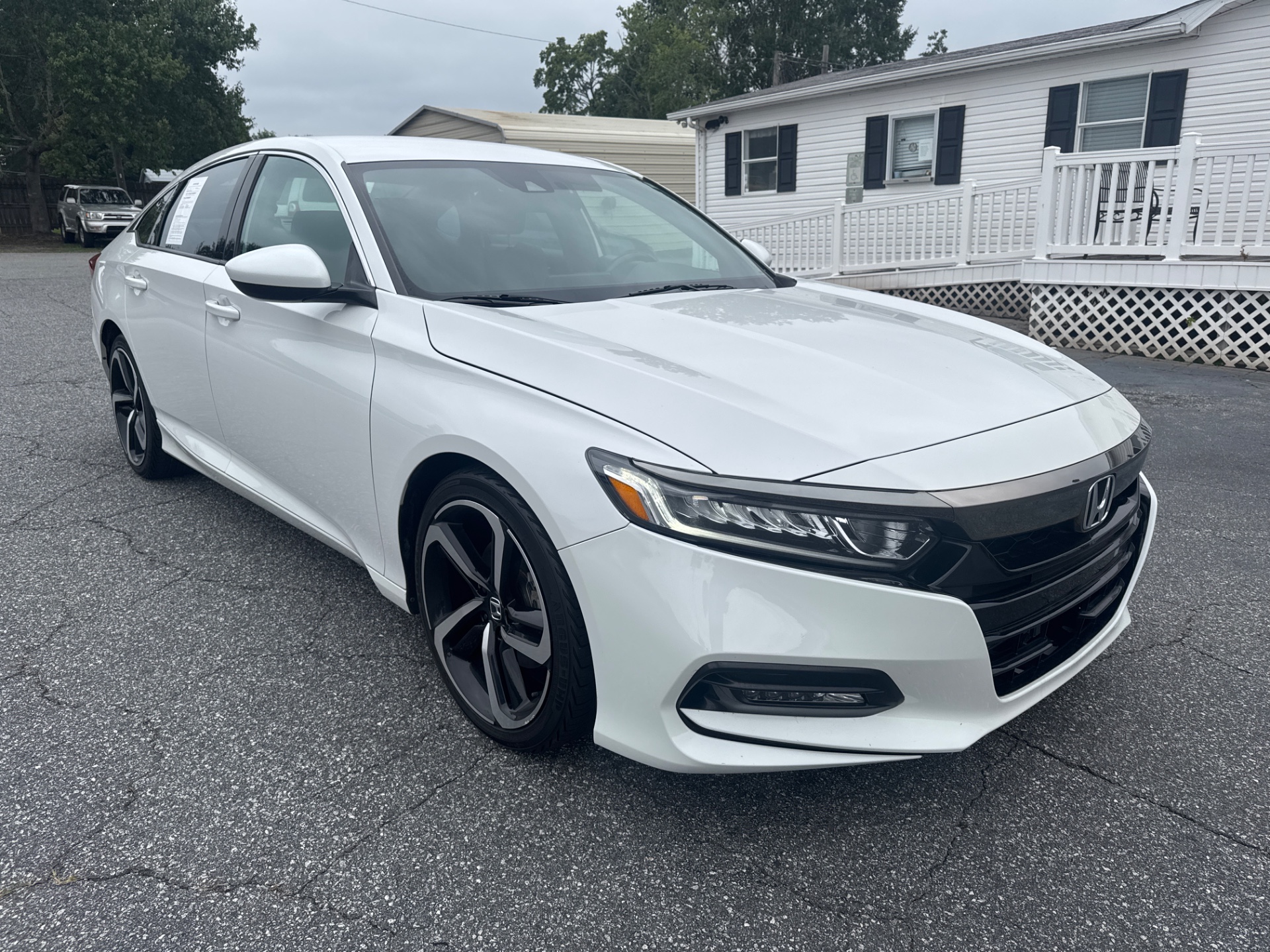 2019 Honda Accord Sport's photo