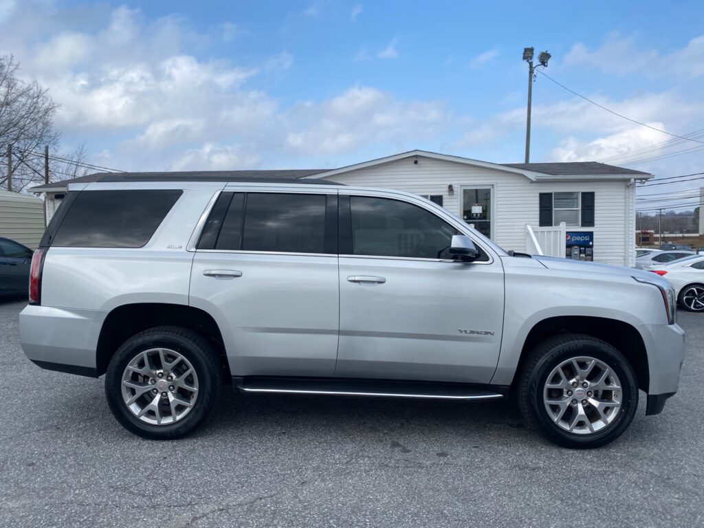 2017 GMC YUKON SLE