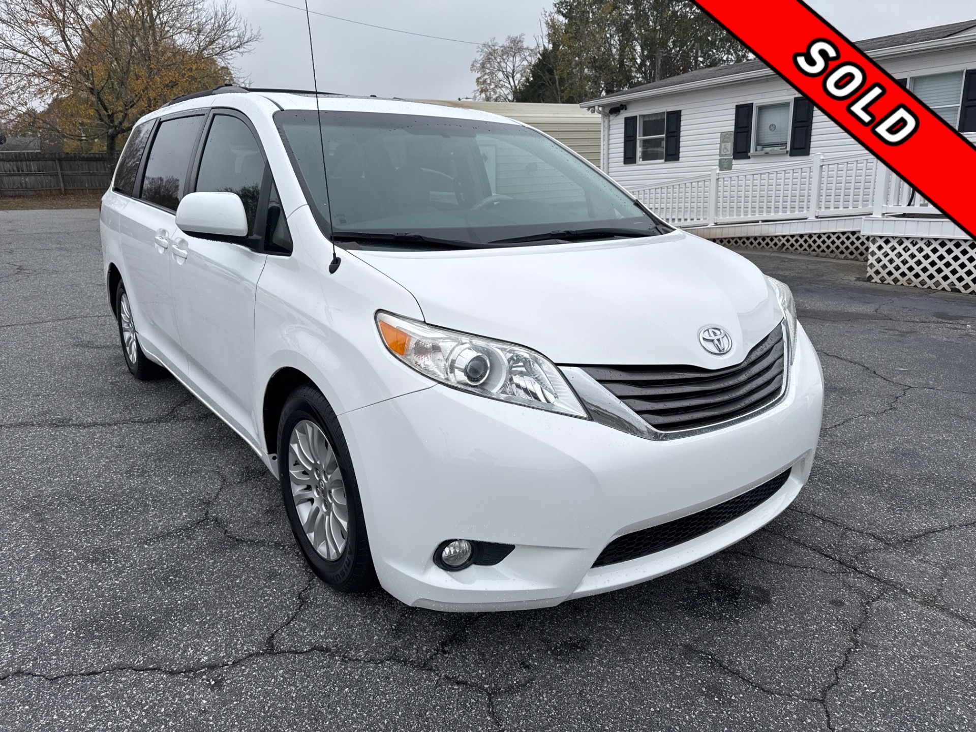 2012 Toyota Sienna XLE
