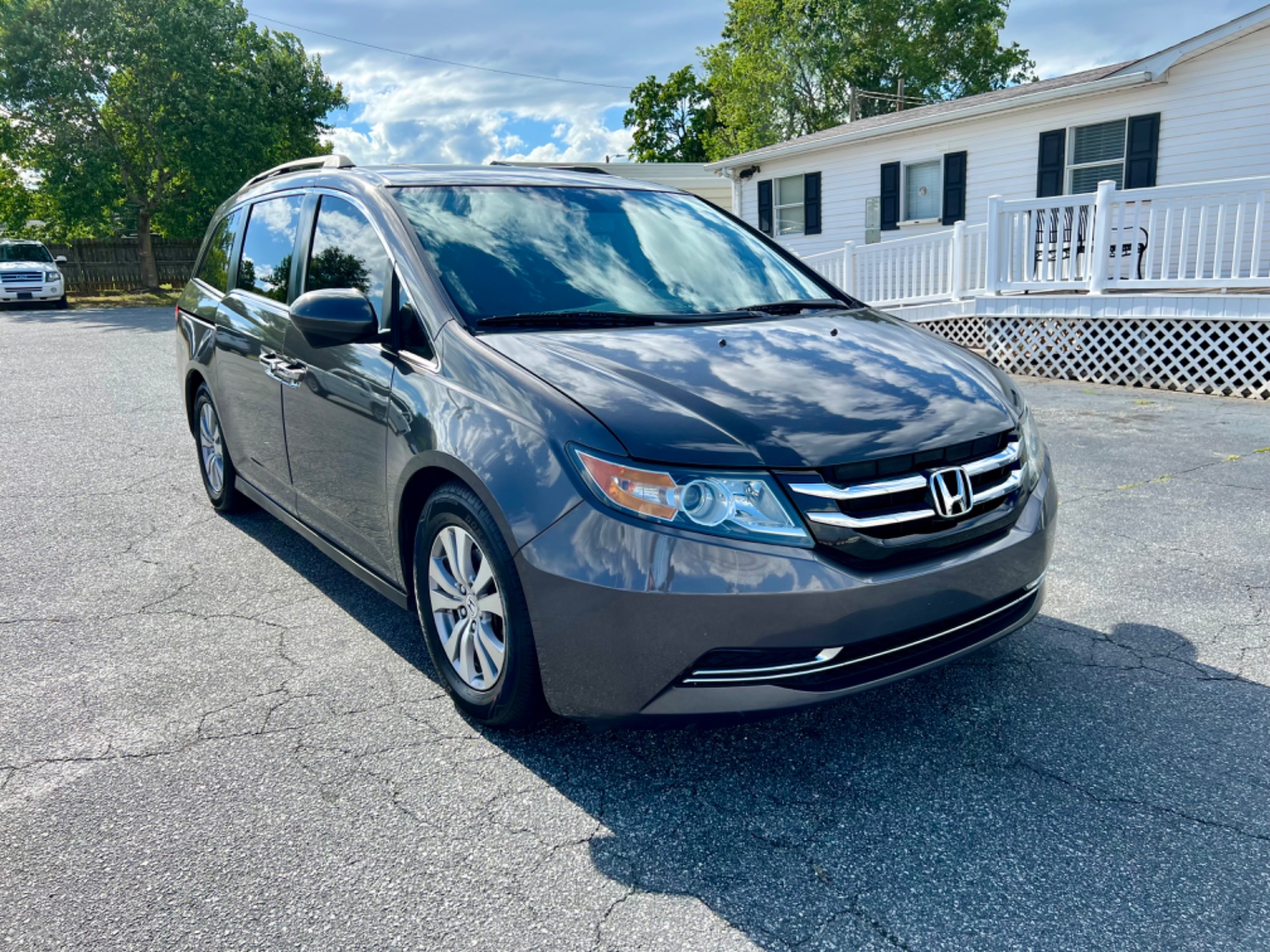 2016 Honda Odyssey EX-L with DVD Rear Entertainment System's photo